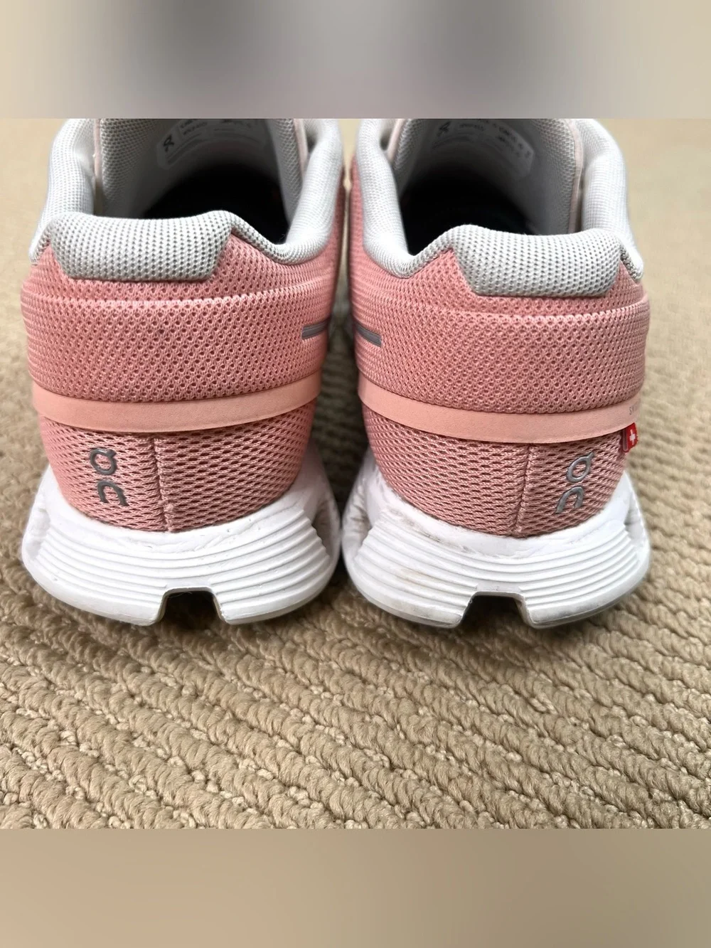 ON Cloud 5 Peach/White Women's Running Shoes Size 8.5